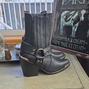 Brand New Black Western Boots fits like 36